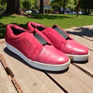 DKNY Slip On Sneakers Women’s 7 Red Leather Suede Elastic Strap Casual Shoes